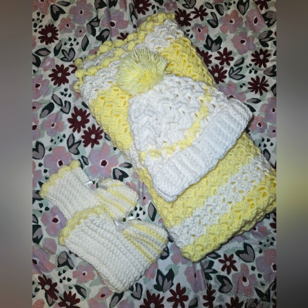 Hand Knit Baby Blanket With Matching Hat And Booties